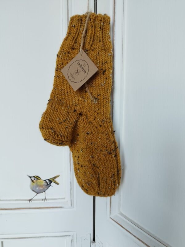 Par de calcetines mostaza. Talla 35/36